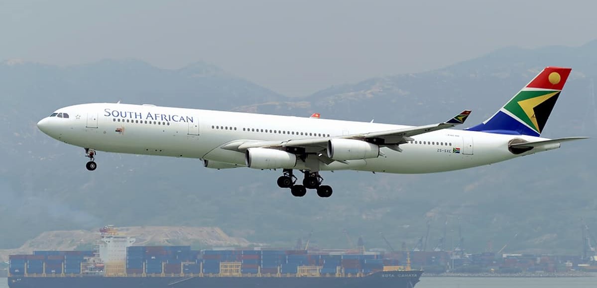 South  African  Airways (SAA)  could  lose  it's  operating  licence ,  if  it  fails  to  reply  the  Air Services  Licensing  Council  within  90 Days !