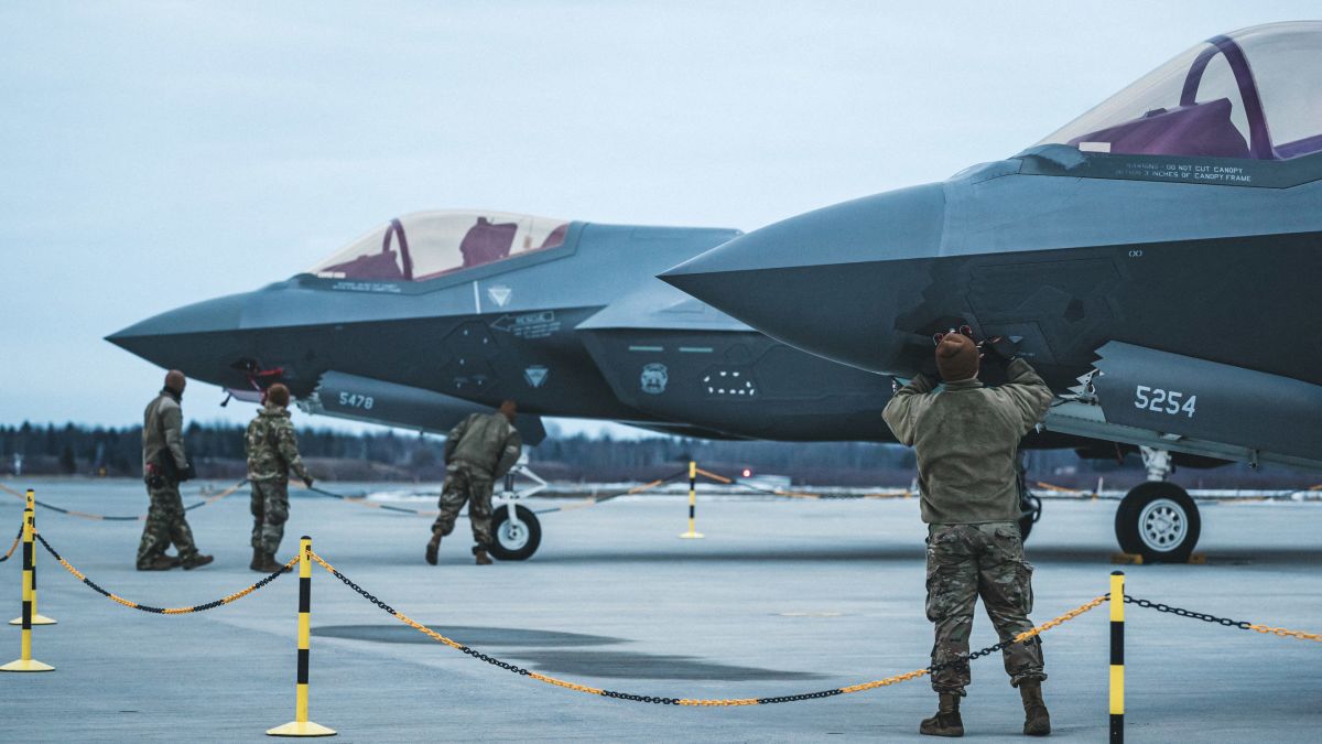 Canadian  Defence  Department  Gets  Green Signal  to  spend  $7 billion  on  16  Units  Of  F-35  Fighter  Jets .