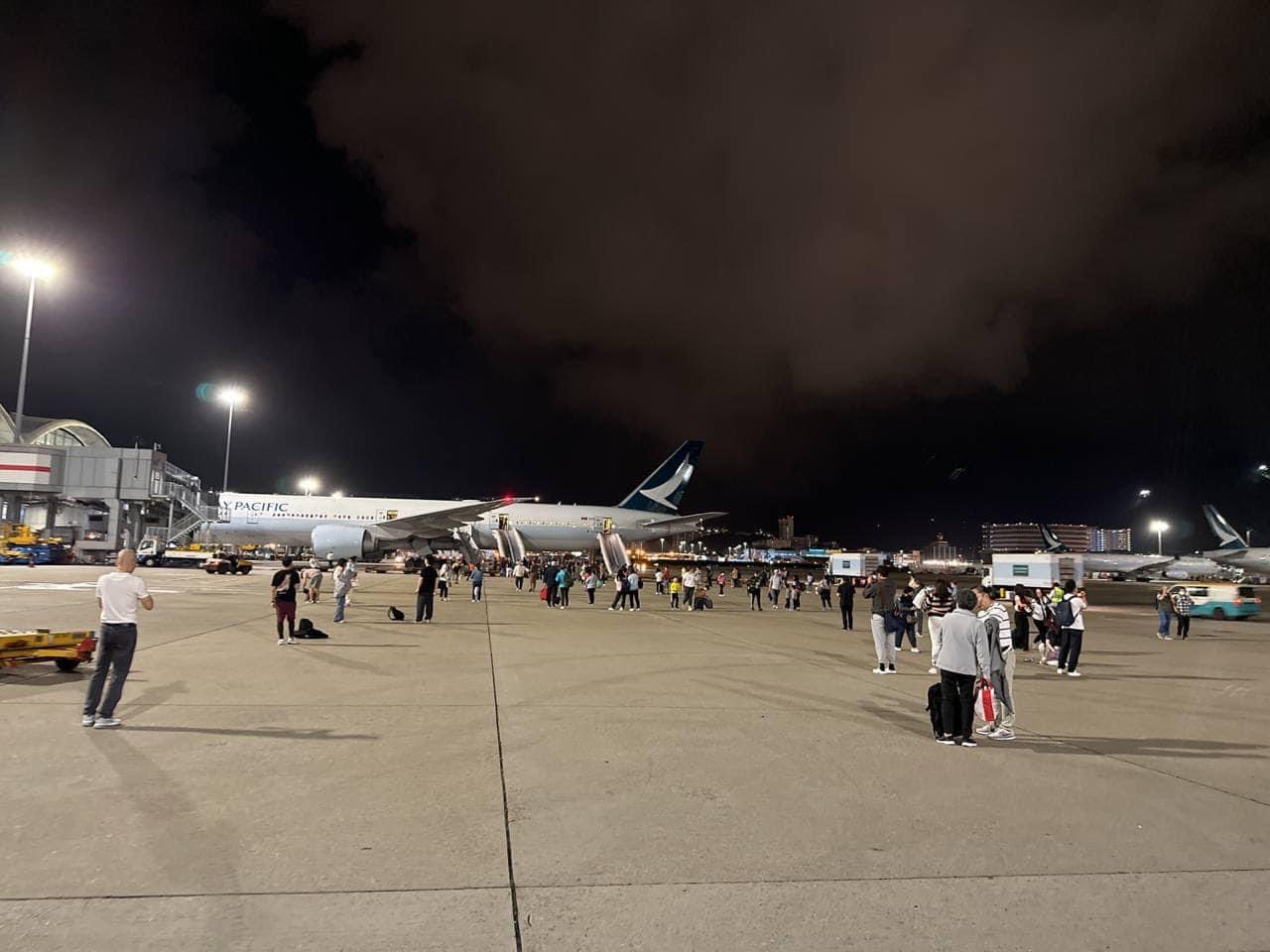Emergency Evacuation Of  Cathay Pacific Boeing 777-300ER  aircraft Injured 18 People At Hong Kong International Airport.