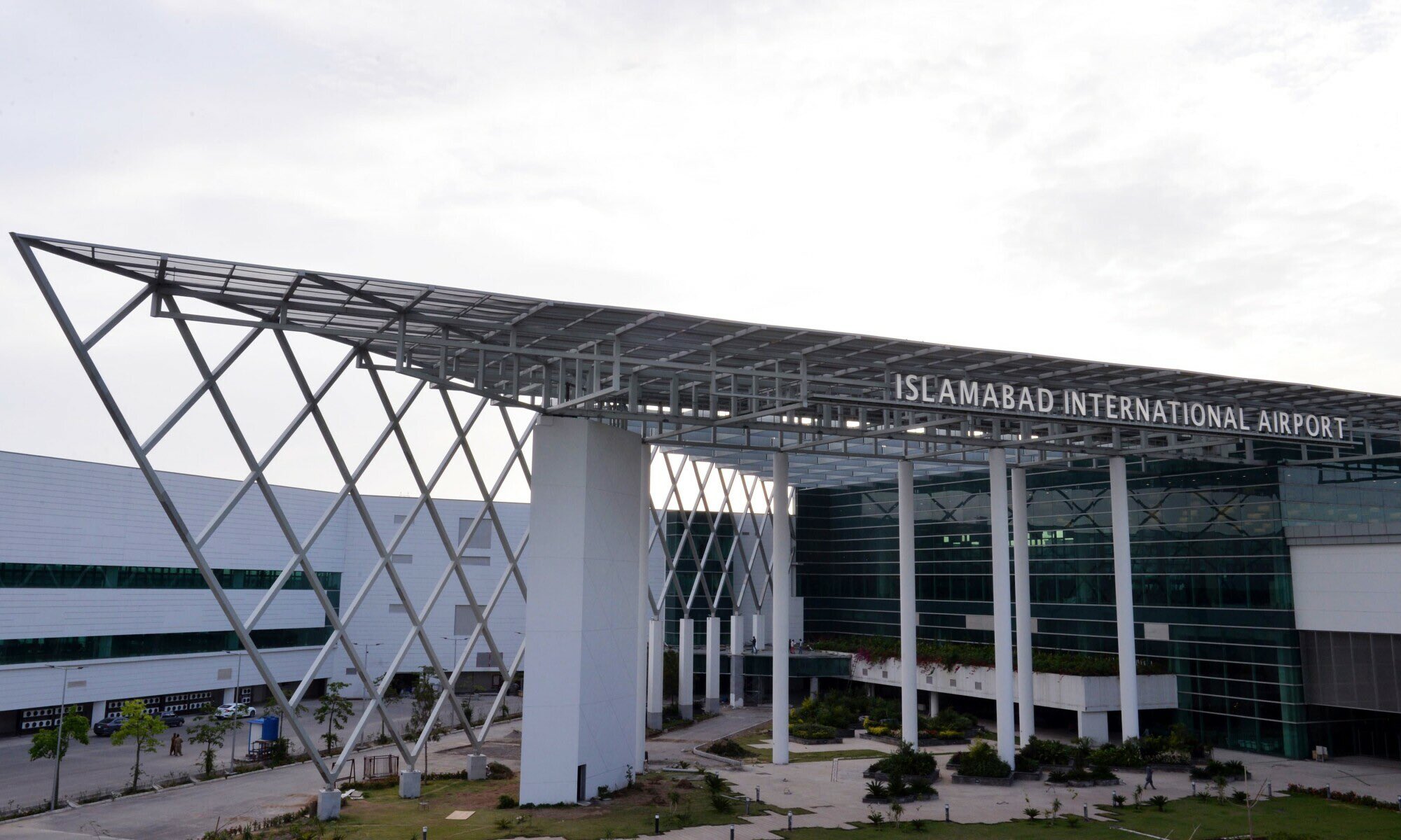 Amid  Economy Slump , Pakistan's  Islamabad  Airport  To  Be  ‘Outsourced’  For 15 years.