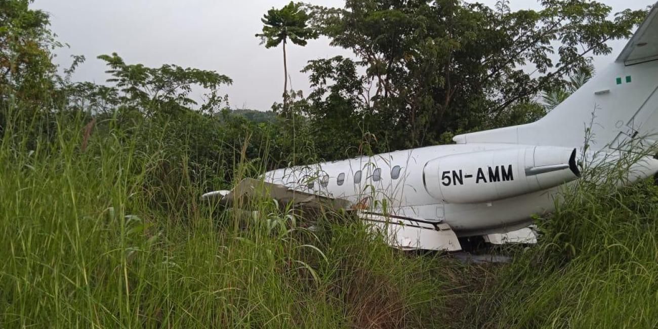 Private  Jet  Flying  Nigerian Minister of Power ,  Adelabu Crash-lands at Ibadan , May not have Necessary Permit  For Commercial Flying.