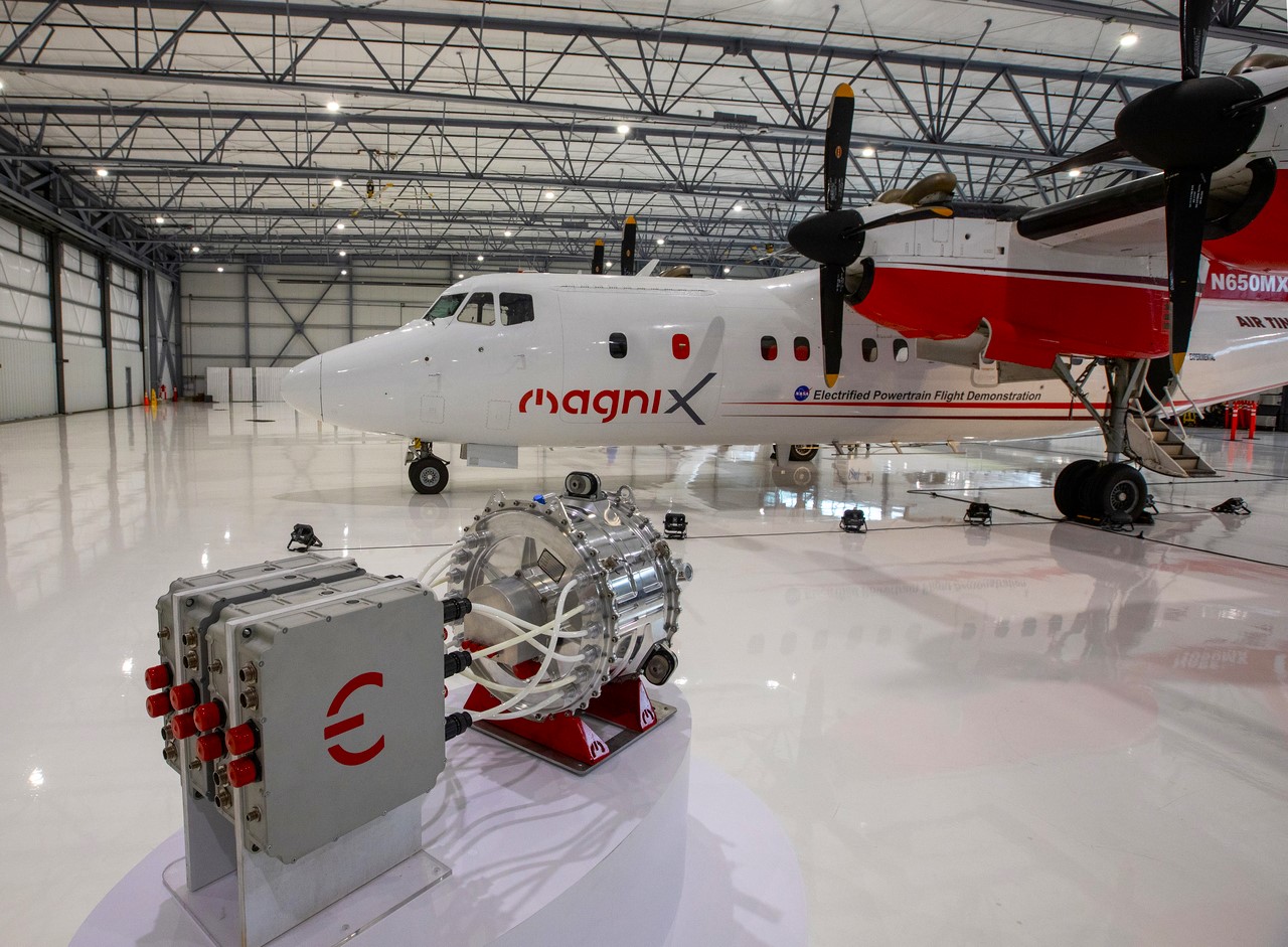 magniX and NASA  unveiled DHC-7-103 turboprop aircraft for the hybrid electric research testbed 