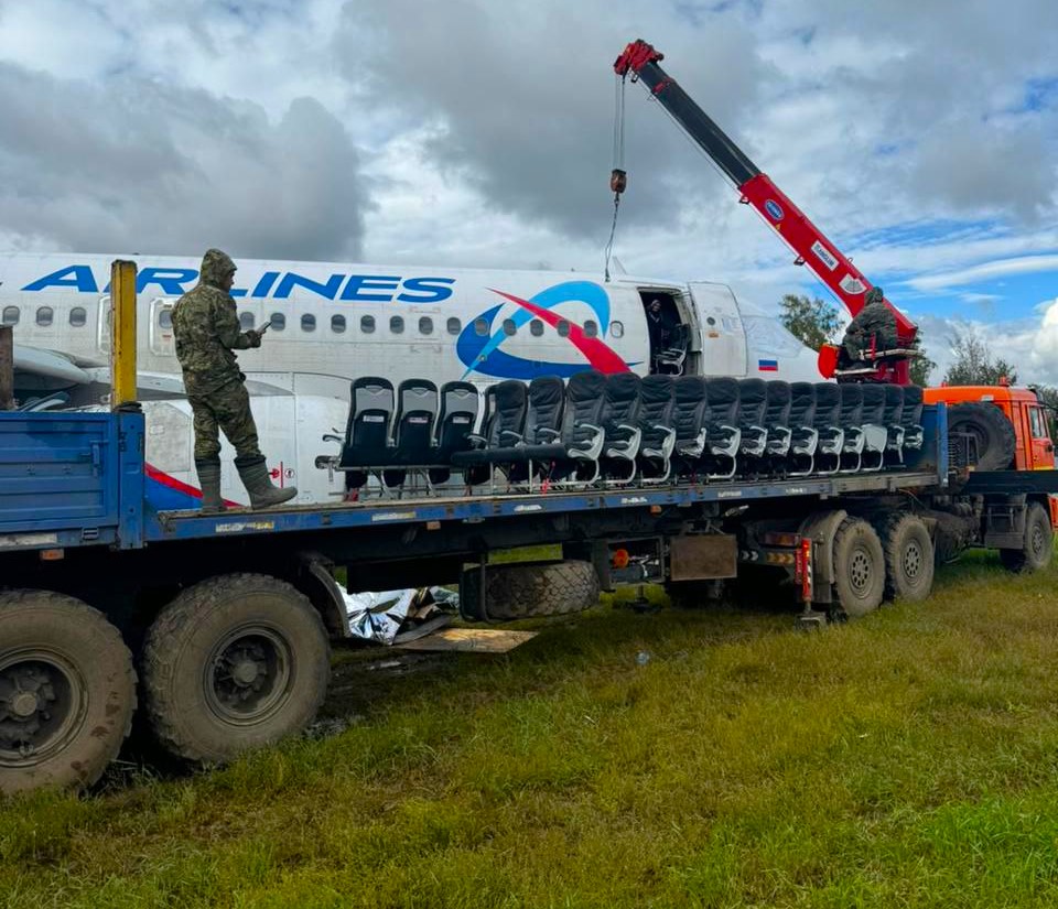 Ural Airlines started dismantling the A320 plane that landed in a wheat field near Novosibirsk last September.