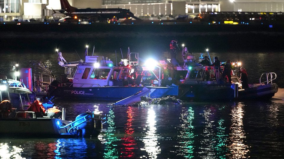 Could be the deadliest air disasters in the U.S. in over 15 years, American Airlines CRJ700 collided with a U.S. Army Black Hawk mid-air, 67 feared dead.