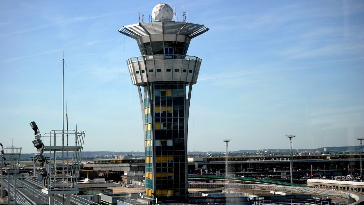 Stricter curfew introduced to reduce noise pollution at Orly Airport, Residents expected more !