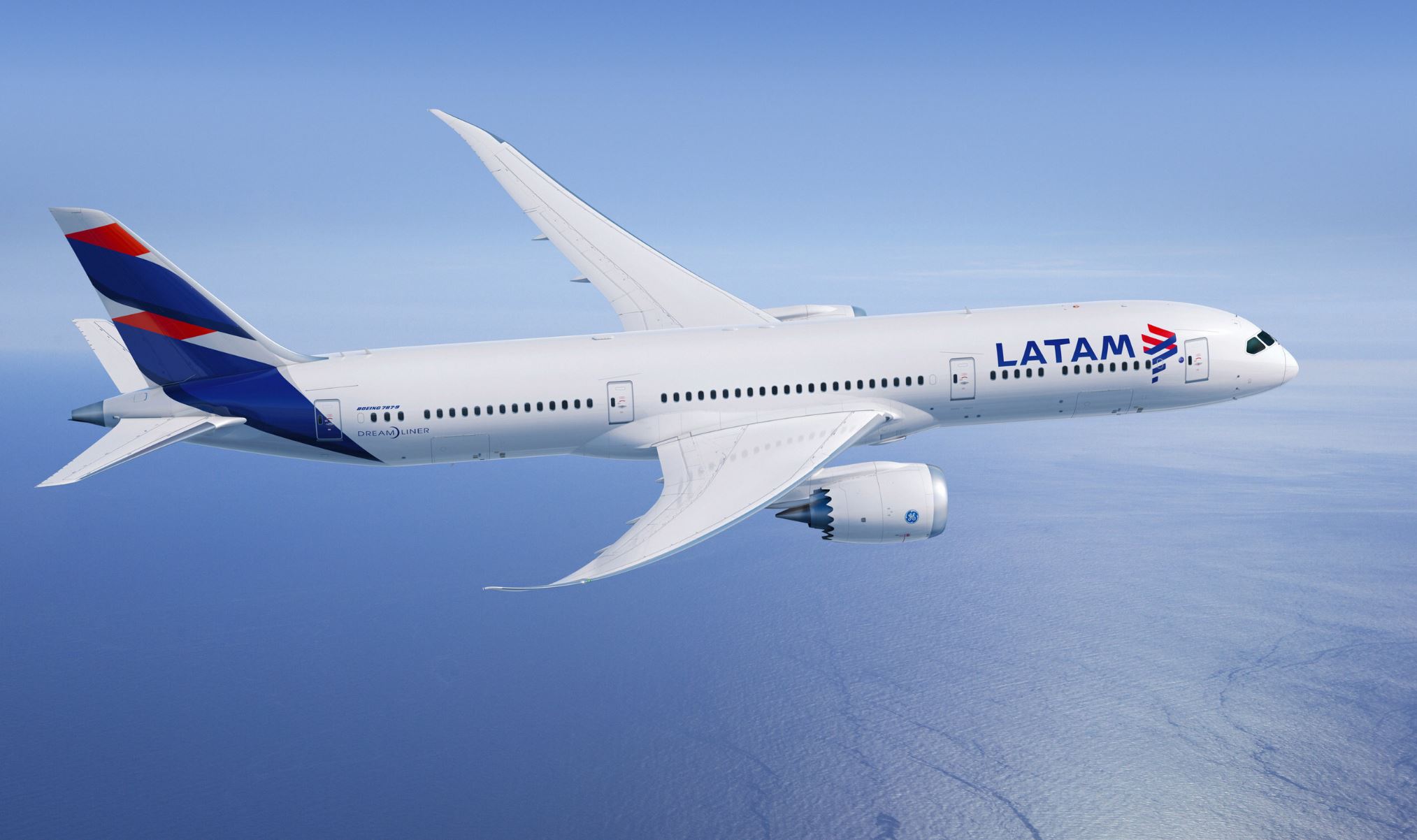 Latam suspends the Lima-Orlando route due to the international connection fee charged at Jorge Chávez Airport.