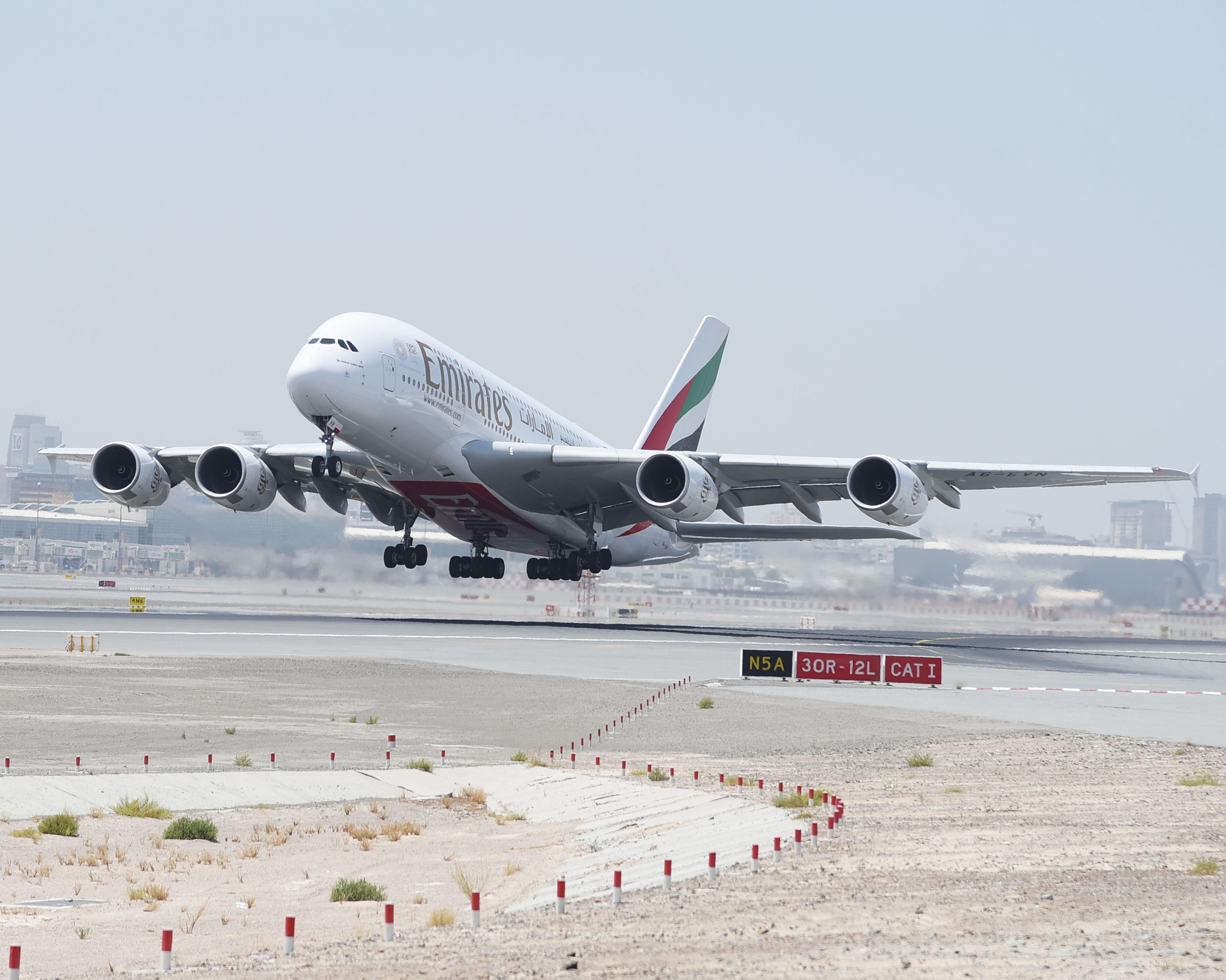  A  fully  Vaccinated  Crew  and  Passengers  Flight - Emirates  Showcased  the  vaccination  drive  in  the  United  Arab  Emirates !