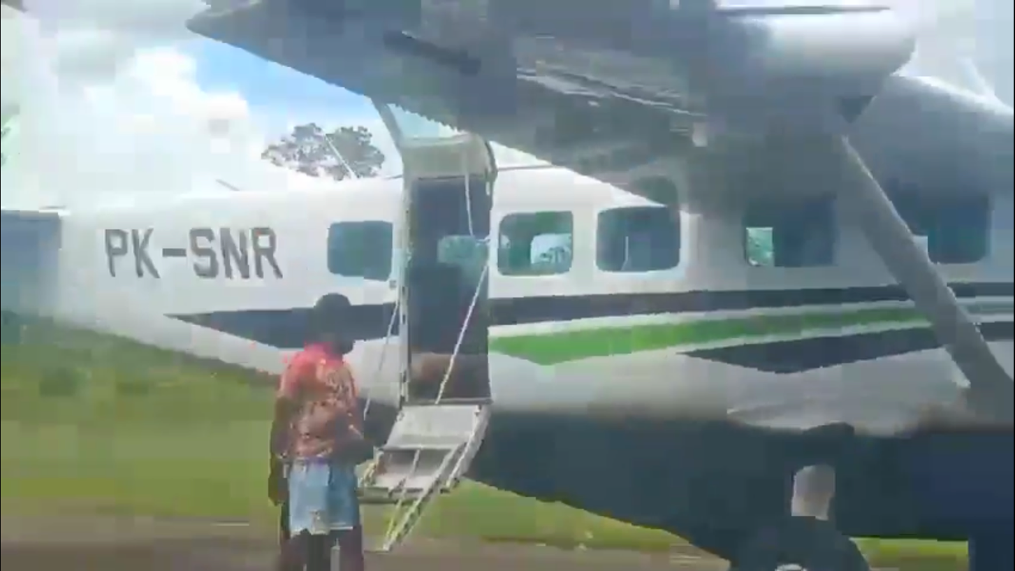 Smart Air Cessna 208 Caravan EX aircraft Shot at Korowai Airport, South Papua, Pilot and Co-pilot lost life.
