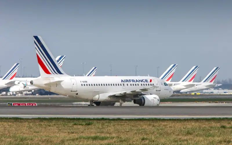 A historic moment ! After nearly 8 decades of close ties, Air France bids farewell to Paris' Orly airport.