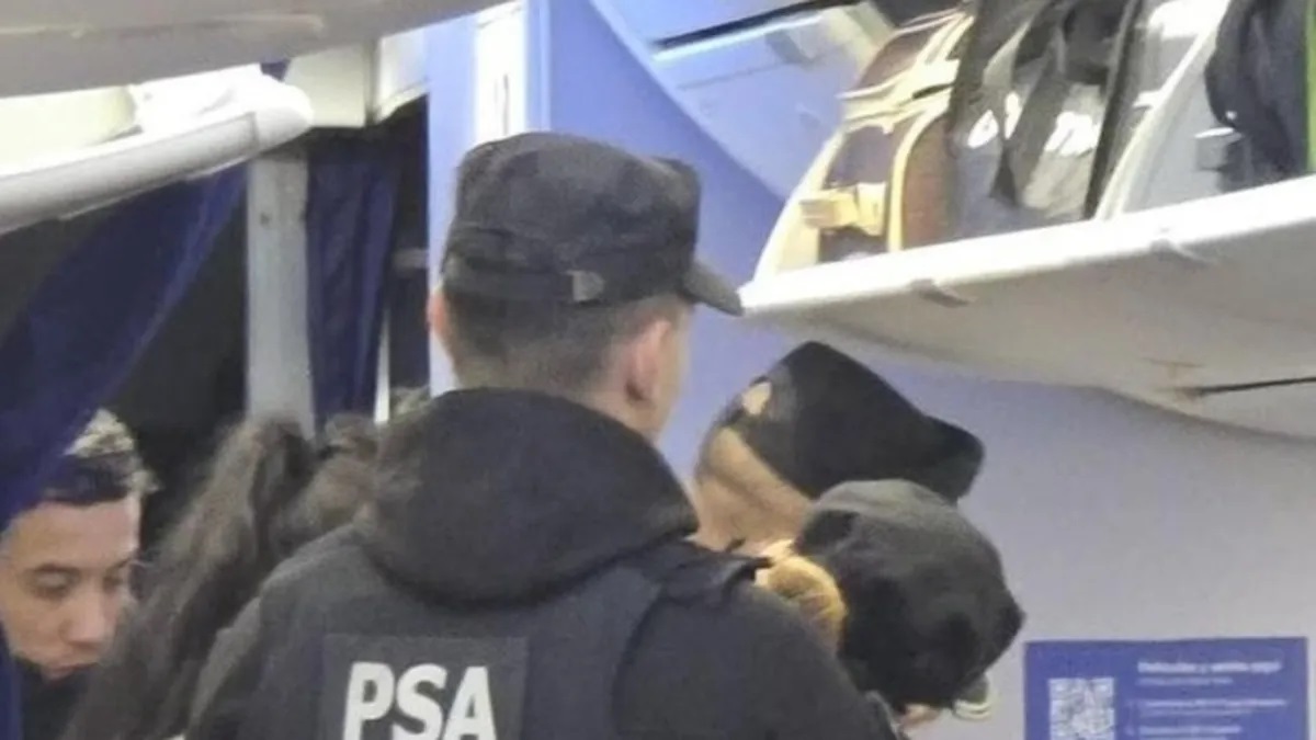 Unusual incident : Two passengers were arrested after caught in an intimate situation on a plane, time for an Aeronautical Code?