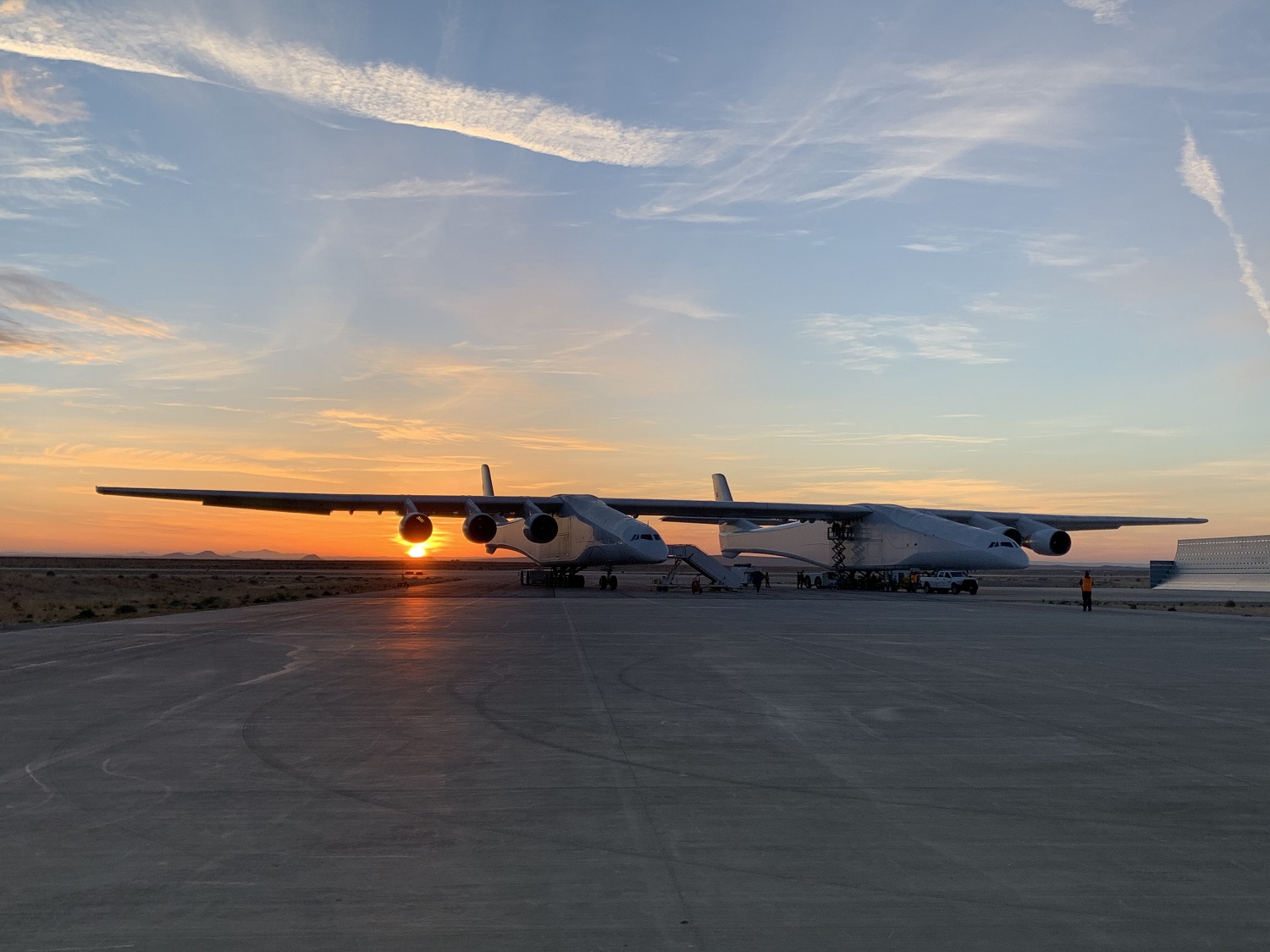 Stratolaunch  Carrier Programme  Re-activation  - Today, the twin  Fuselage  aircraft  did  taxi  tests  upto  speeds  of  110 Knots !