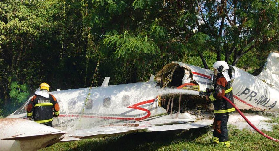 A  Learjet 35A  suffered  a  runway  excursion  at  Belo  Horizonte  Airport, Brazil killing one pilot , two occupants injuired.