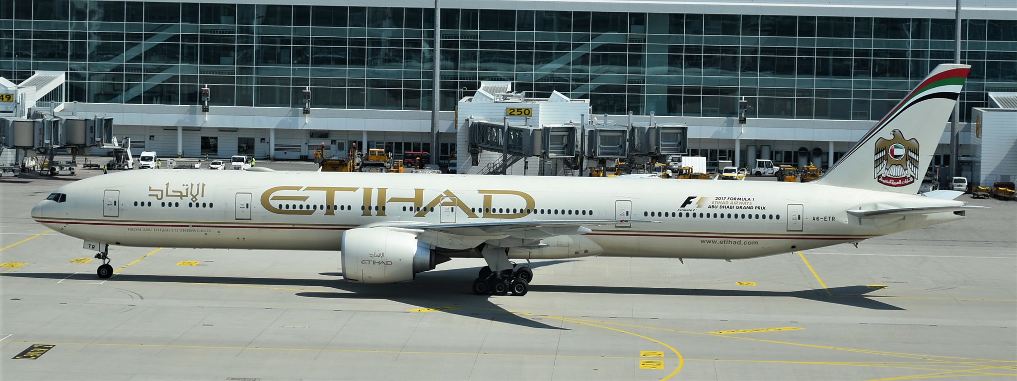 While  Emirates  want  to  convert  ,  Etihad  Airways  to  phase  out  its  B777  fleet  this year ,  says  CEO  !