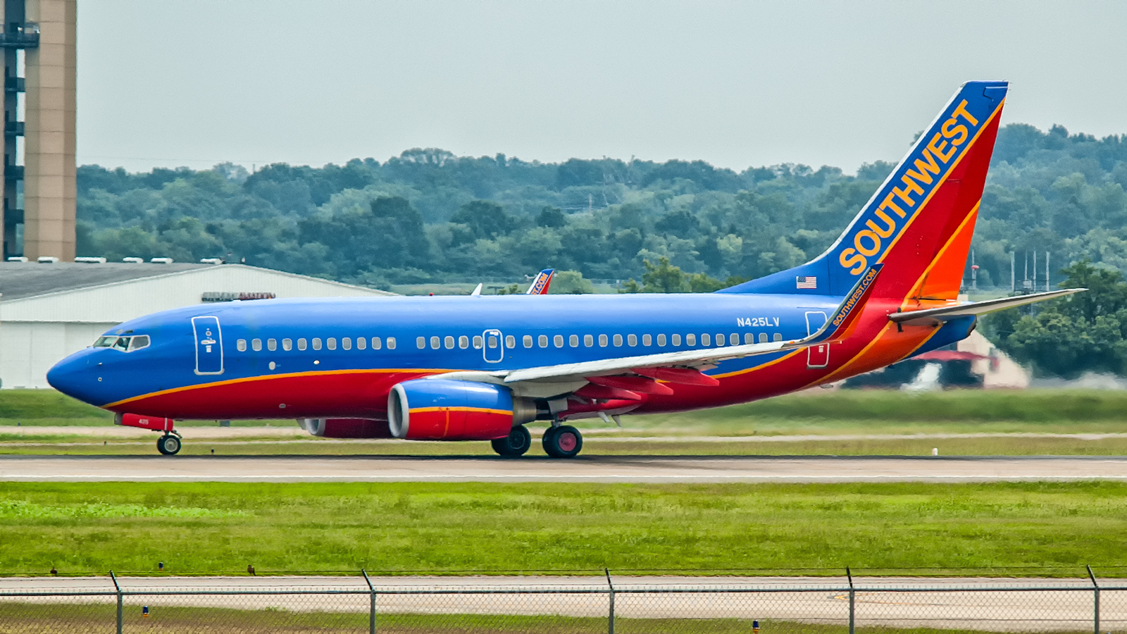 Good  news  for Aviation  -  Southwest  Airlines reports $116 million profit in the first Quarter , thanks  to  Federal  Payroll  Aid  !