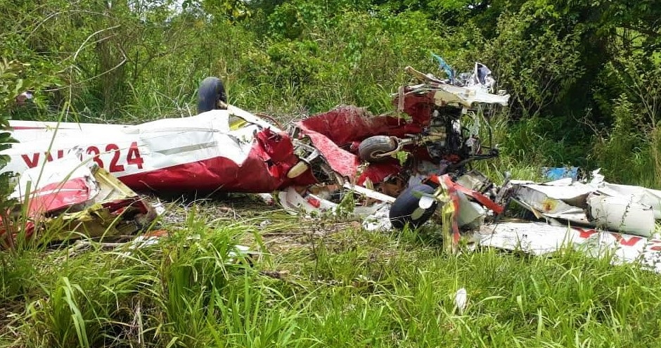 Loss  of  engine  power  killed  55 year old pilot ,  while  his  Cessna  C-182  aircraft  crashed  on  a  bushy  terrain  at  La Paragua , Venezuela.
