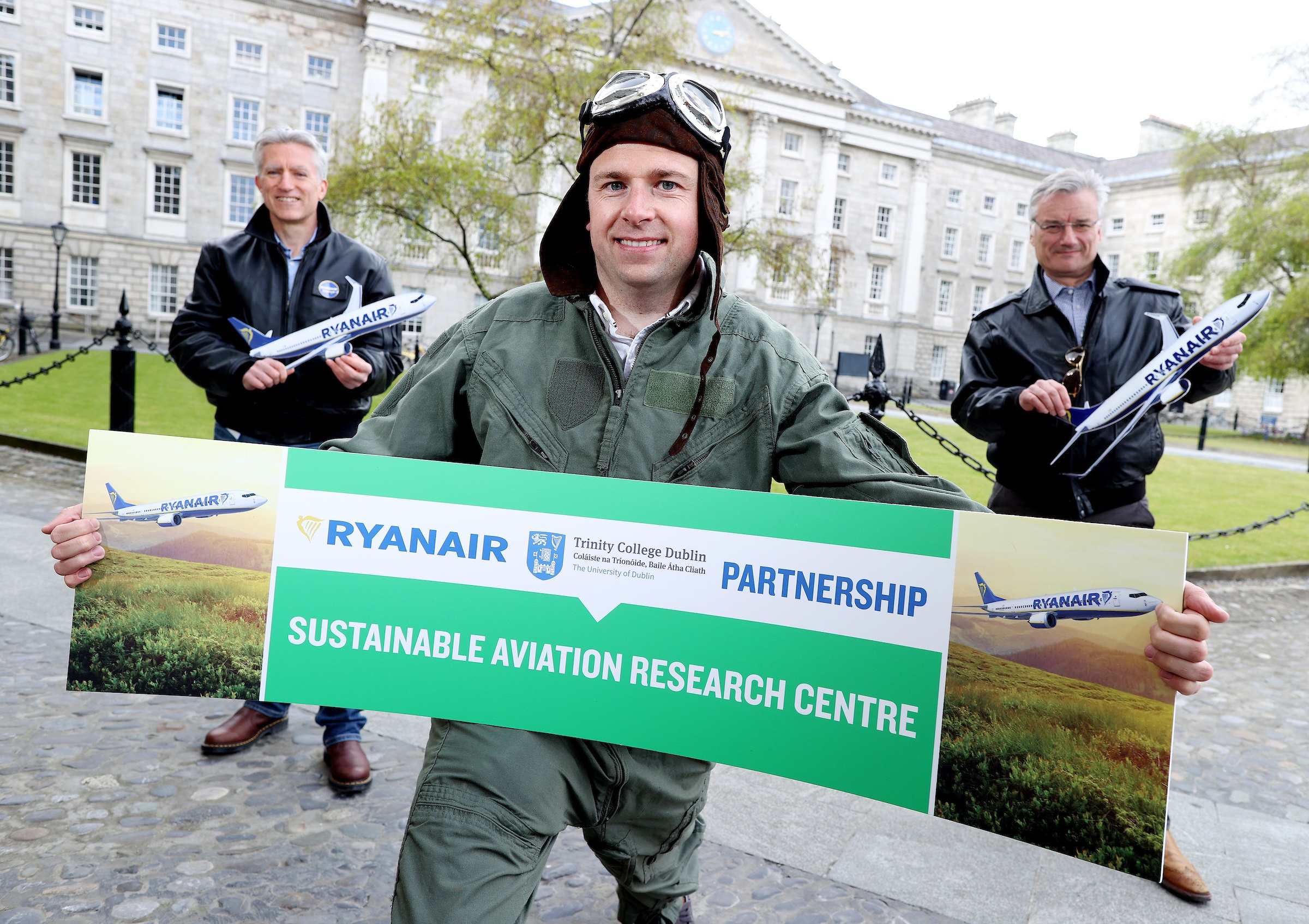 Landmark initiative - Trinity College Dublin and  Ryanair  launch  sustainable  aviation  research  centre, Ryanair  donates  €1.5m .