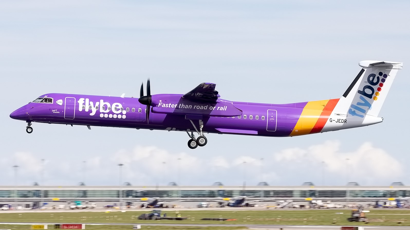 Twenty  Ex-Flybe   DHC-8-Q400  aircrafts  go  to  Irish-lessor Aergo Capital , announced today !