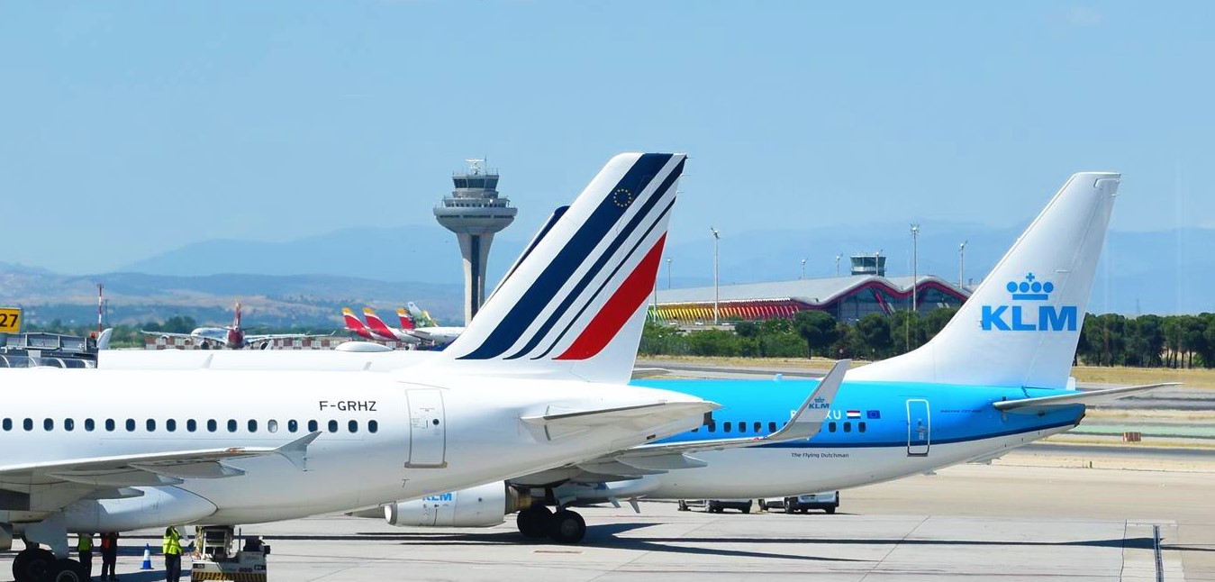 A  first  quarter  operating  loss of  1.2 billion  euros  ($1.4 billion)  pushes  Air France-KLM  to raise more Capital.