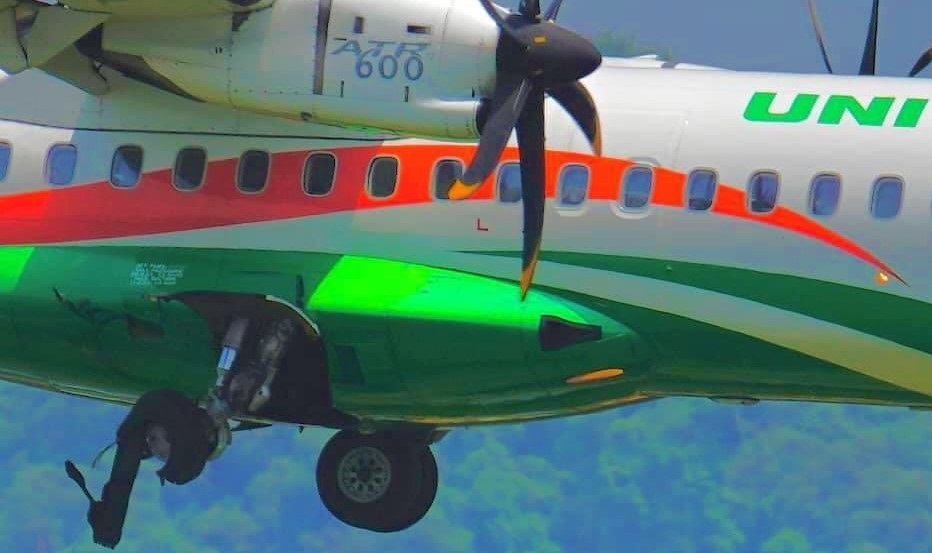 Seven years old Uni Air ATR-72-600 aircraft bursts both of its Right MLG tyres while taking off from Taipei Songshan , lands safely after 100 minutes !