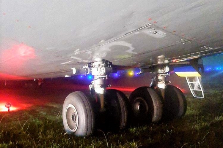 Antonov AN-124 with 60 tons of medical equipments does a runway excursion at Sao Paulo Guarulhos airport brazil, nil injuiries.