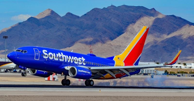 Refer a Friend to Join and get referral bonuses worth $300 , says Southwest Airlines , Desperate to ease Hiring woes !