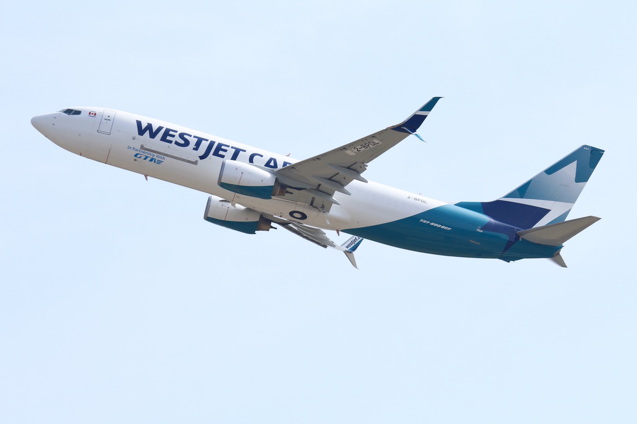 After  Conversion  at  Guangzhou - China ,  WestJet  Cargo’s  first  Boeing  B737-800BCF  Freighter  lands  in  Calgary  !