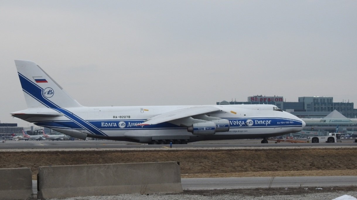 Big  Fat  Bill  exceeding  $100,000  awaits  the  Volga-Dnepr Antonov  An-124  aircraft  stuck  at  Toronto  Pearson  International  Airport  !